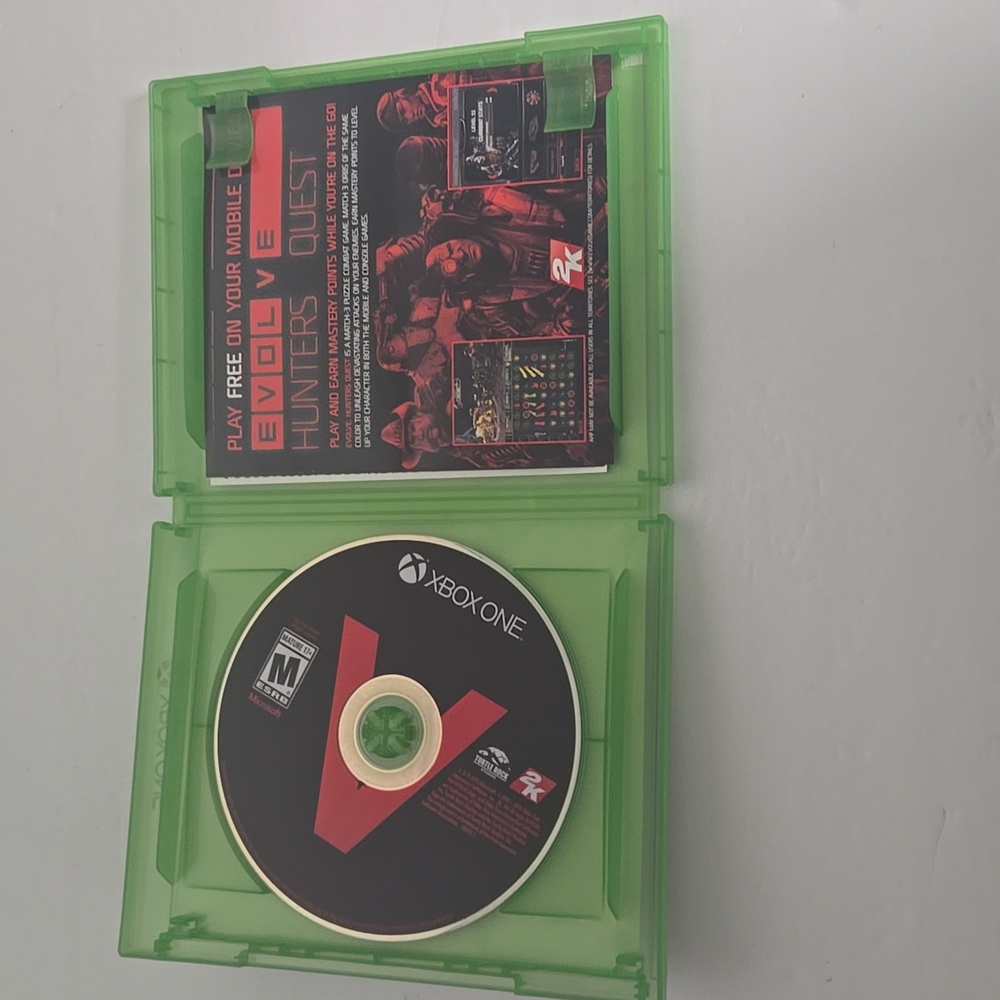 Evolve Xbox One Game by adidas - Green and Black Case - Picture 3 of 8